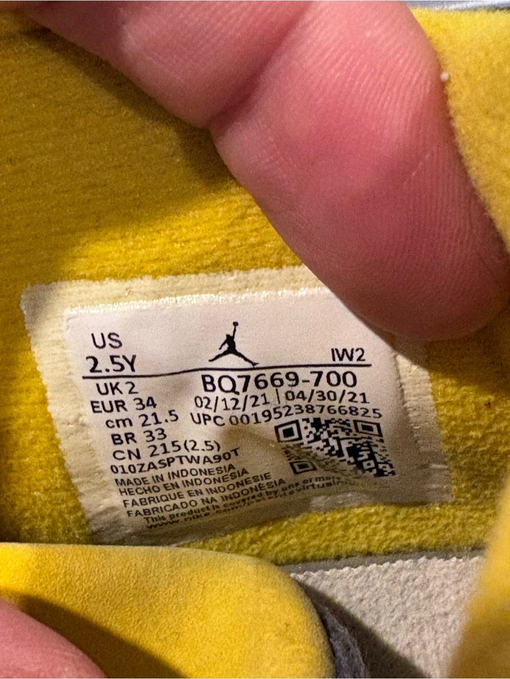 Nike Air Jordan 4 Retro PS 'Lightning' 2021 Sneakers BQ7669-700 Youth Size 2.5Y - Picture 9 of 9